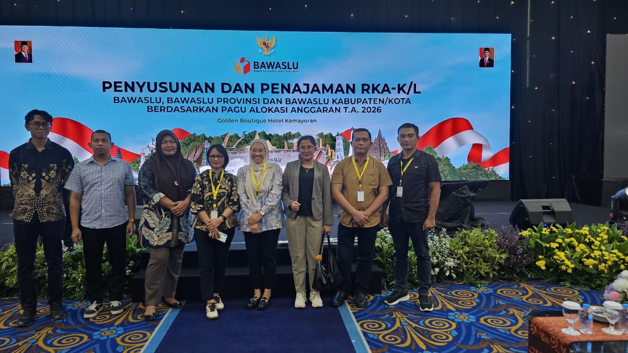Foto: Ketua dan Kepala Sekretariat serta BPP Bawaslu Kabupaten Nias Selatan mengikuti Kegiatan Penajaman Rencana Kerja dan Anggaran Kementerian/Lembaga (RKA-KL) Tahun 2026, Kegiatan ini dilaksanakan di Golden Boutique Hotel Kemayoran, Jalan Angkasa No. 1, RT.7/RW.5, Kelurahan Gunung Sahari Utara, Kecamatan Sawah Besar, Kota Administrasi Jakarta Pusat.