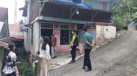 Bawaslu Nias Selatan melakukan uji petik langsung di rumah warga Desa Bawolowalani (Kamis, 24/07/2025