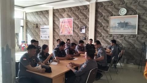 Rapat Rutin Evaluasi Kinerja Bawaslu Nias Selatan