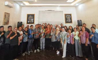 Foto: Anggota Bawaslu Provinsi Sumatera Utara (Suhadi Sukendar Situmorang) bersama Peserta Rapat Teknis Pengelolaan Data Pencegahan di Kantor Bawaslu Kabupaten Deli Serdang (Jumat, 29/08/2025.