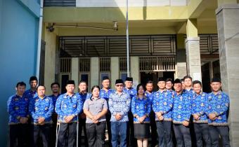 Foto: Pelaksanaan Upacara Peringatan Hari Ibu ke-97 Tahun 2025 di Halaman Kantor Bawaslu Kabupaten Nias Selatan Jl. Imam Bonjol No. 36 Kel. Pasar Telukdalam kab. Nias Selatan, (Senin, 22/12/2025)