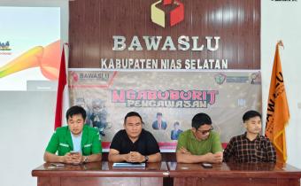 Foto: Anggota Bawaslu Nias Selatan bersama GP Ansor Nias Selatan dan BEM Universitas Nias Raya bertempat di Jln. Baloho Indah, Kelurahan Pasar Telukdalam (Jumat, 06/03/2026)